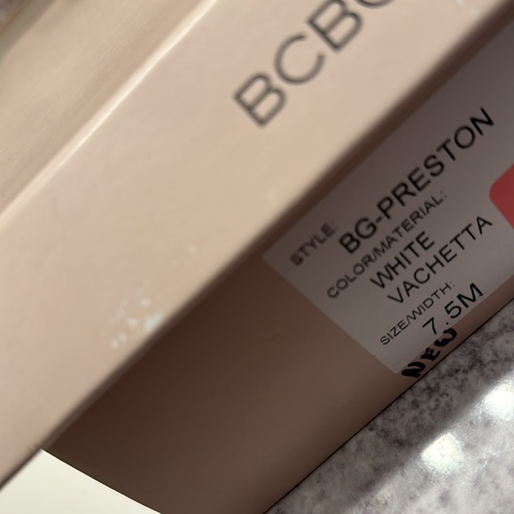 BCBGenerstion Preston heels size 7.5. White. - Picture 7 of 7